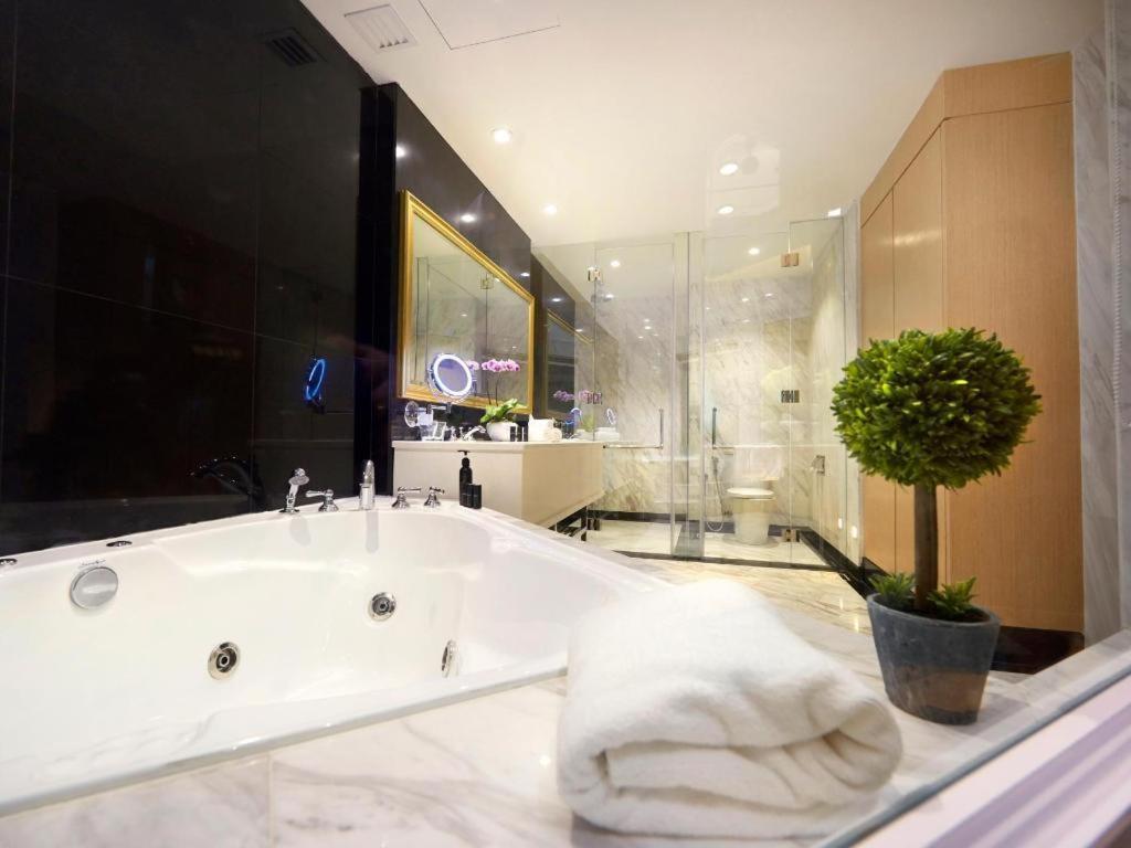 מירי Kingwood Boutique Hotel מראה חיצוני תמונה